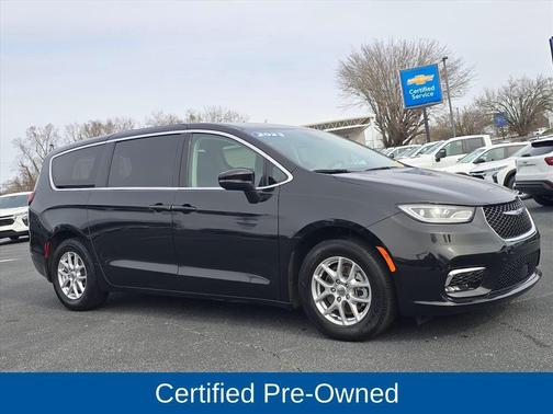 2023 Chrysler Pacifica Touring-L