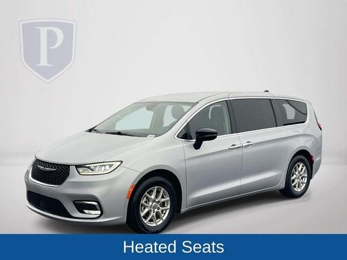 2024 Chrysler Pacifica Touring-L