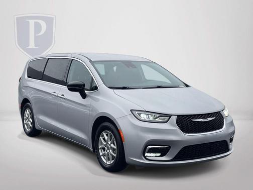 2024 Chrysler Pacifica Touring-L