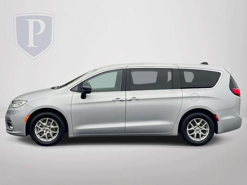 2024 Chrysler Pacifica Touring-L