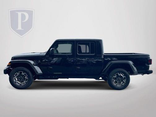 Black Clearcoat 2026 Jeep Gladiator Sport