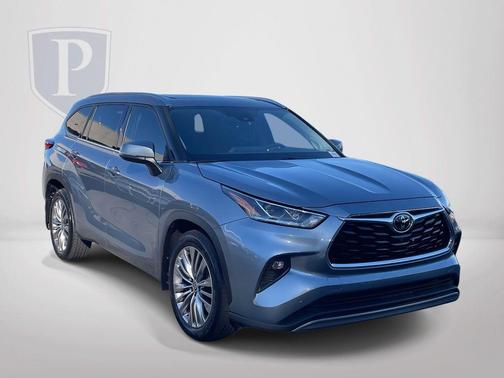 2022 Toyota Highlander Platinum