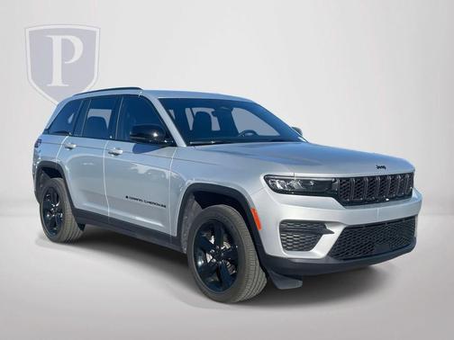 Silver Zynith 2025 Jeep Grand Cherokee Laredo