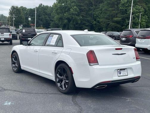 2023 Chrysler 300 Touring