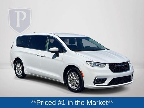 Bright White Clearcoat 2023 Chrysler Pacifica Touring-L