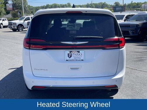 Bright White Clearcoat 2023 Chrysler Pacifica Touring-L