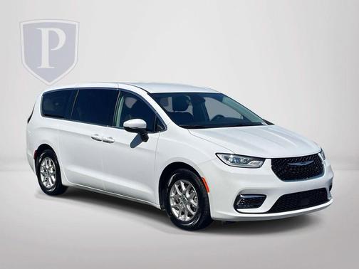 Bright White Clearcoat 2023 Chrysler Pacifica Touring-L