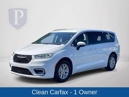 Bright White Clearcoat 2023 Chrysler Pacifica Touring-L