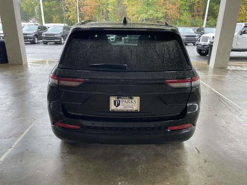 2024 Jeep Grand Cherokee Laredo