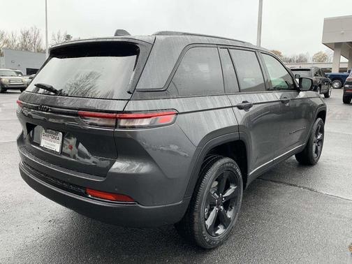 2025 Jeep Grand Cherokee Laredo