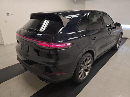 2023 Porsche Cayenne S Platinum Edition