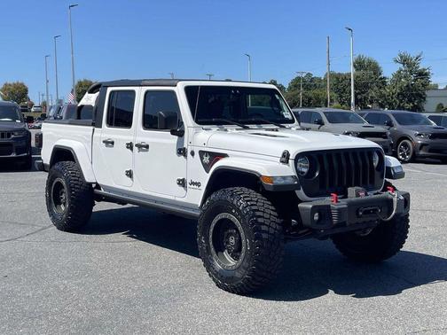 2021 Jeep Gladiator Sport