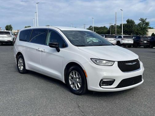 2024 Chrysler Pacifica Touring-L