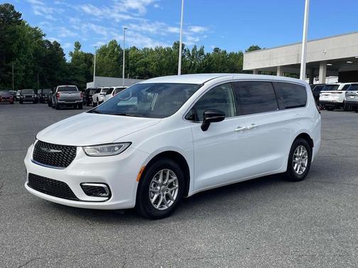 2024 Chrysler Pacifica Touring-L