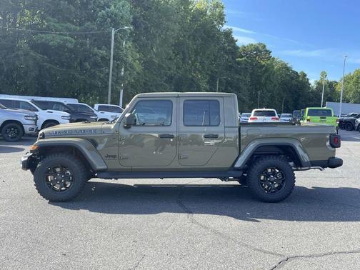 2025 Jeep Gladiator Sport