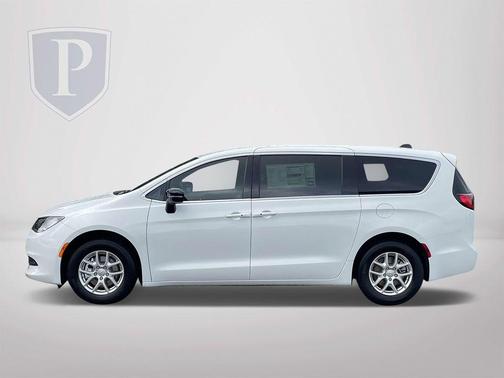 2025 Chrysler Voyager LX