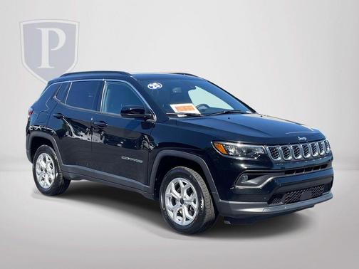 Diamond Black 2025 Jeep Compass Latitude