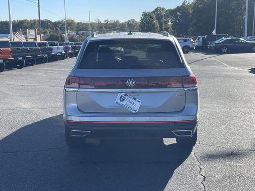 2024 Volkswagen Atlas 2.0T SE