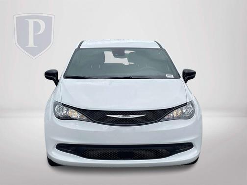 2025 Chrysler Voyager LX