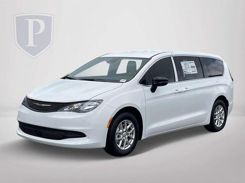2025 Chrysler Voyager LX