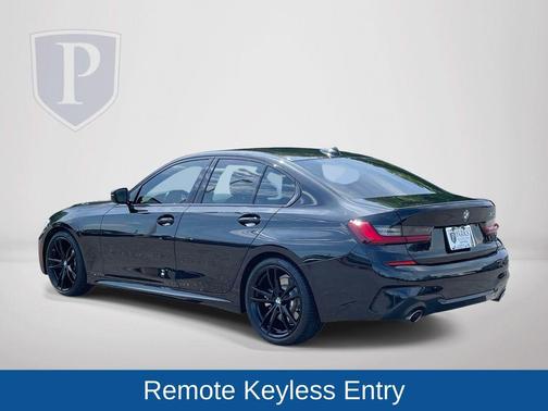 Black Sapphire Metallic 2022 BMW 330 i