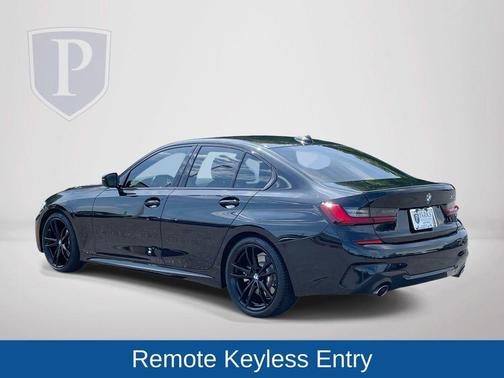 Black Sapphire Metallic 2022 BMW 330 i