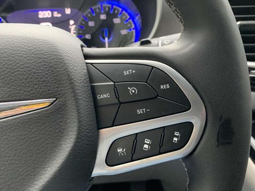 2023 Chrysler Pacifica Touring-L