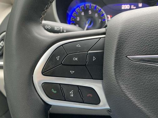 2023 Chrysler Pacifica Touring-L