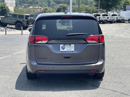2020 Chrysler Pacifica Touring