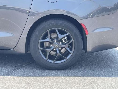 2020 Chrysler Pacifica Touring