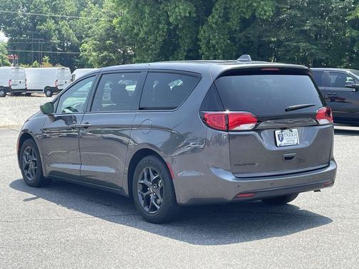 2020 Chrysler Pacifica Touring