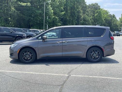 2020 Chrysler Pacifica Touring