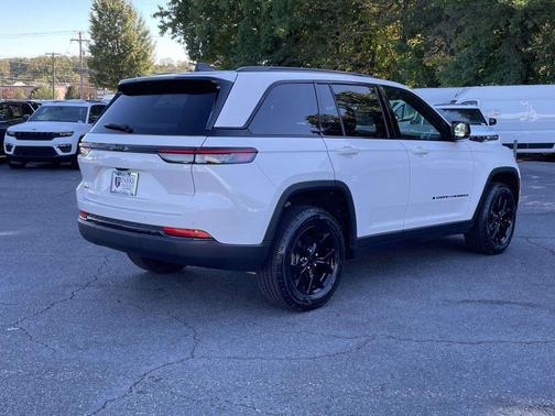 2024 Jeep Grand Cherokee Laredo