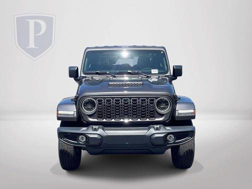 Crystal Metallic 2026 Jeep Gladiator Sport