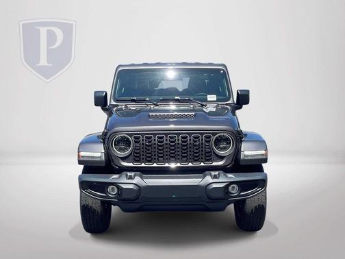 Crystal Metallic 2026 Jeep Gladiator Sport