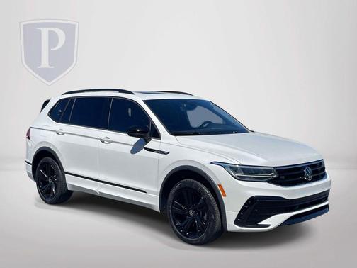 Opal White Pearl Effect 2024 Volkswagen Tiguan 2.0T SE R-Line Black