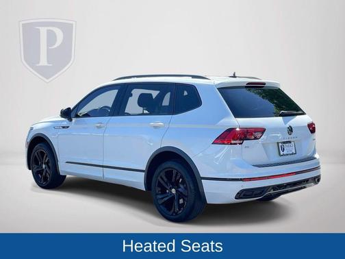 Opal White Pearl Effect 2024 Volkswagen Tiguan 2.0T SE R-Line Black