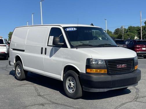 2023 GMC Savana 2500 Work Van