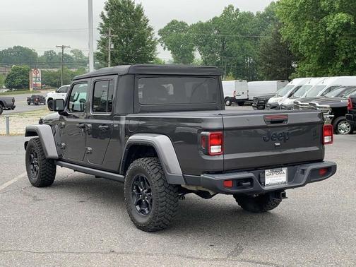 2022 Jeep Gladiator Sport