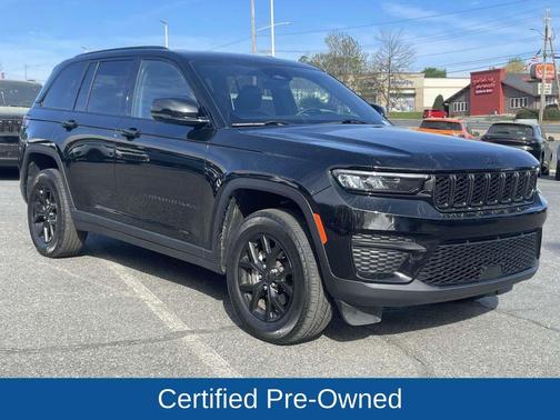 2025 Jeep Grand Cherokee Laredo