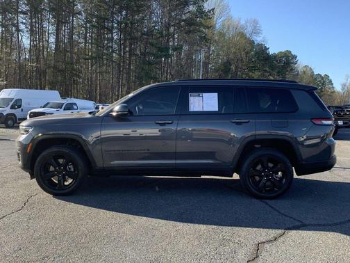 2023 Jeep Grand Cherokee L Laredo