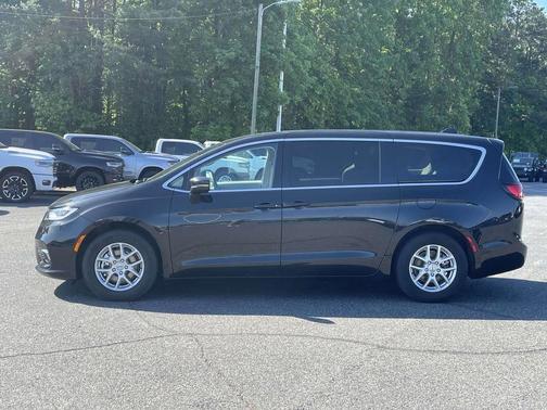 2023 Chrysler Pacifica Touring-L