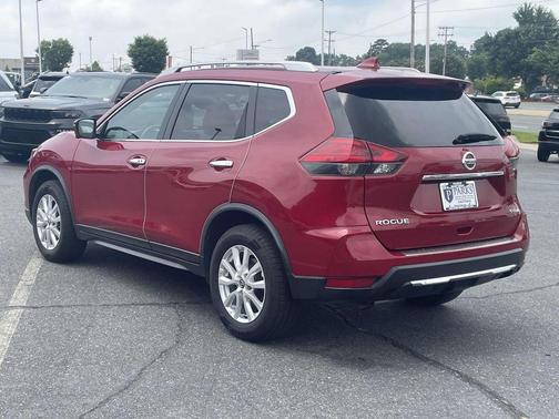 2017 Nissan Rogue SV