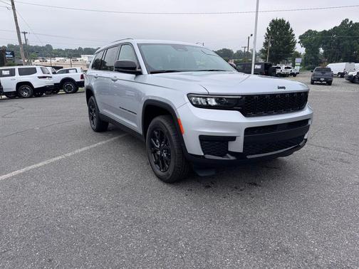 2025 Jeep Grand Cherokee L Laredo
