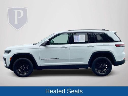 Bright White Clearcoat 2026 Jeep Grand Cherokee Laredo