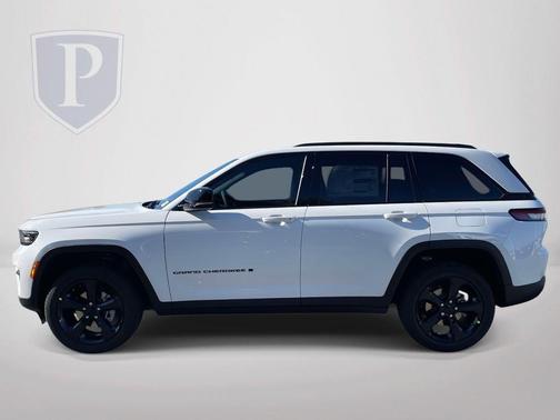 2025 Jeep Grand Cherokee Laredo