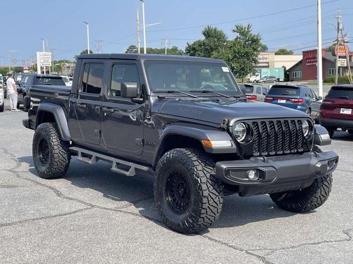 2021 Jeep Gladiator Sport