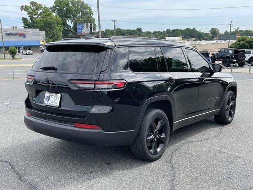 2021 Jeep Grand Cherokee L Laredo