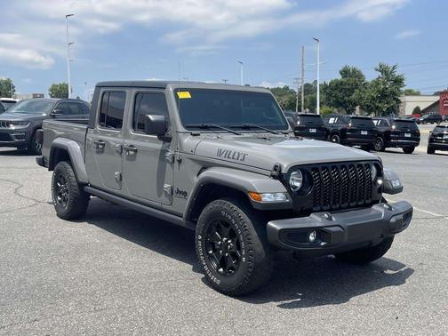 2021 Jeep Gladiator Sport
