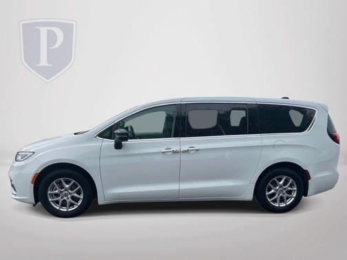 Bright White Clearcoat 2024 Chrysler Pacifica Touring-L